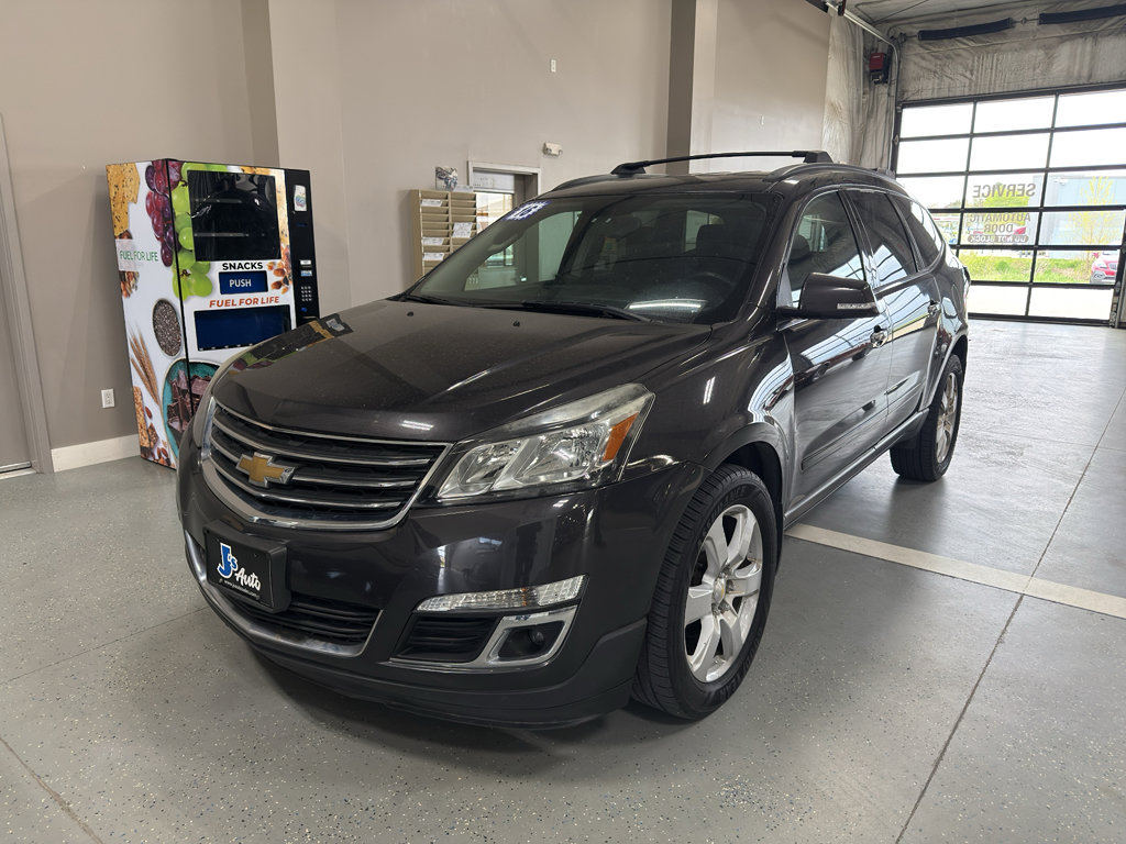 Used 2016 Chevrolet Traverse LT w/ Style and Technology Package AWD/4WD image 2