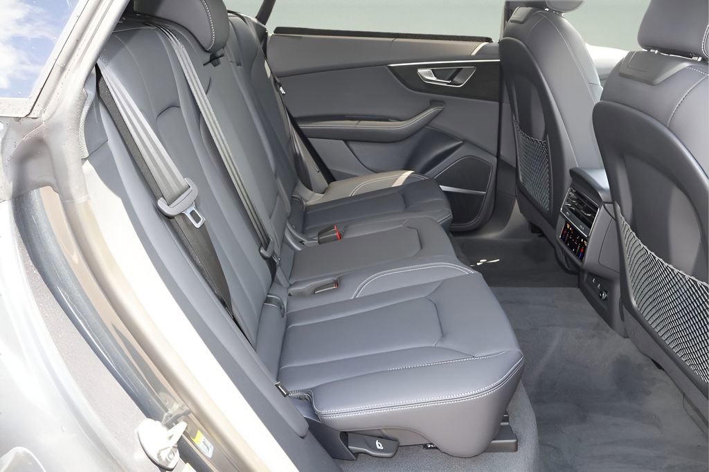 New 2025 Audi Q8 Premium Plus image 17