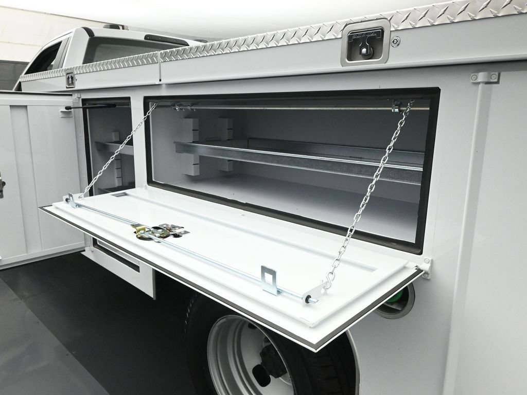 New 2026 Ford F350 XL w/ XL Chrome Package RWD image 18