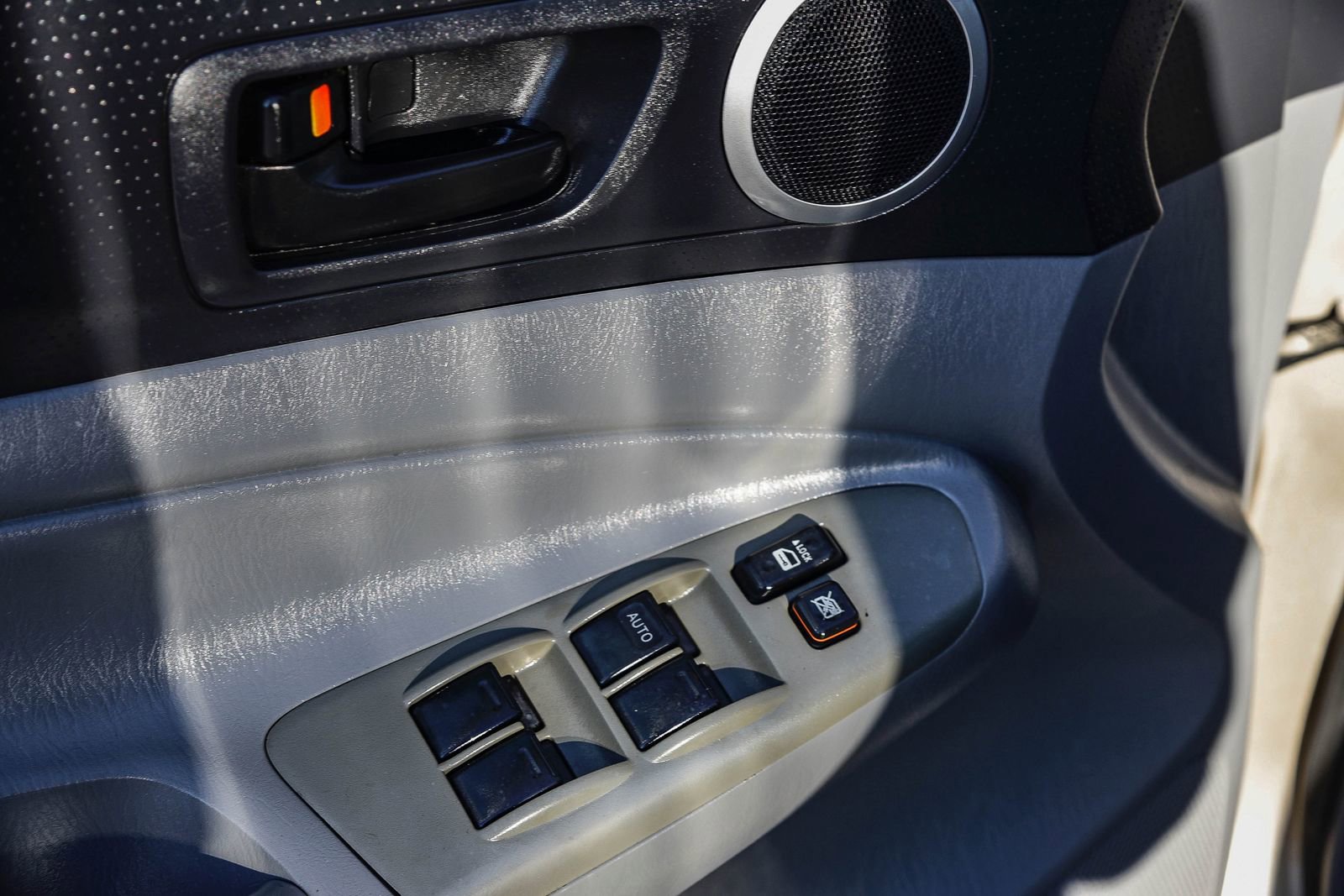 Used 2006 Toyota Tacoma PreRunner image 23