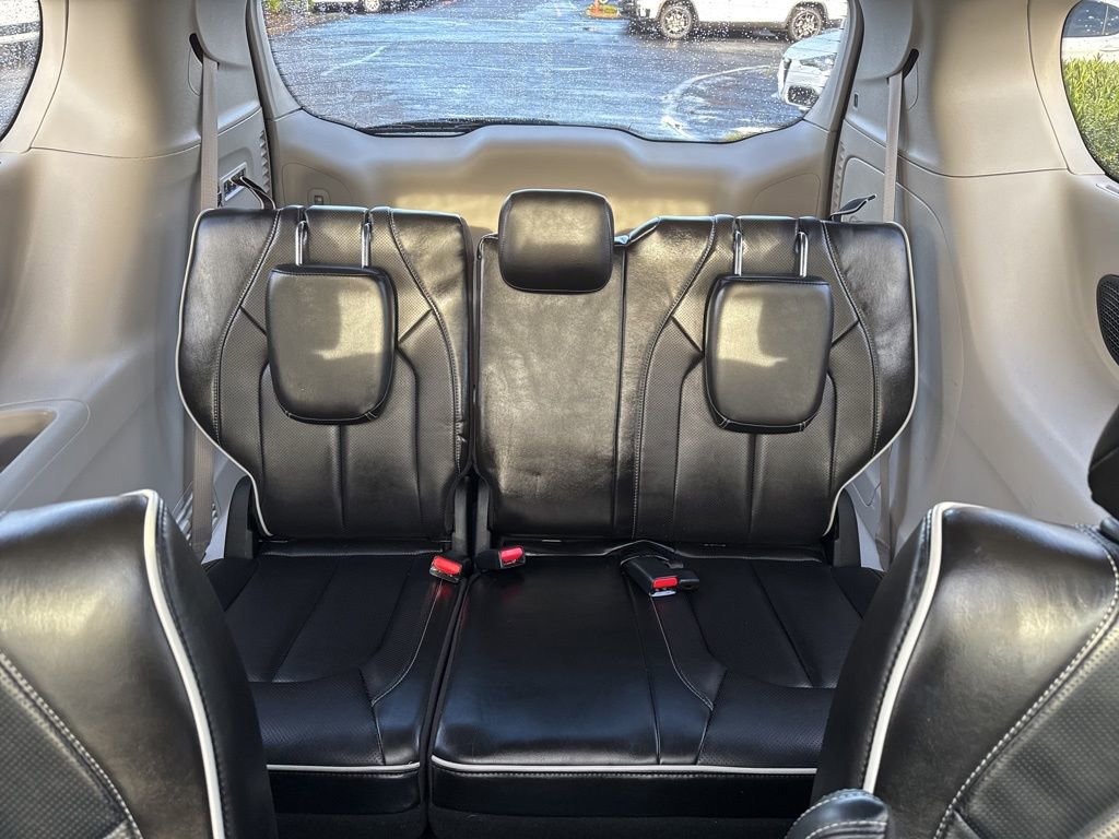 Used 2022 Chrysler Pacifica Limited image 29