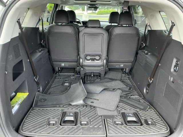 Used 2026 Kia Carnival SX w/ SX Dark Edition Package FWD image 18