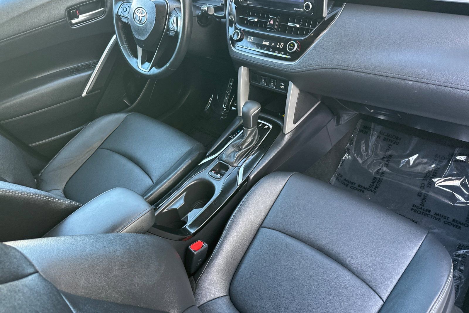 Used 2022 Toyota Corolla Cross XLE image 16