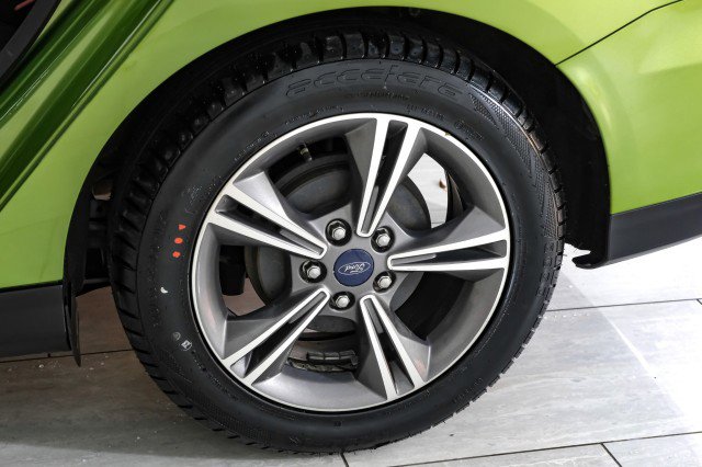 Used 2018 Ford Focus SE w/ SE Appearance Package image 53