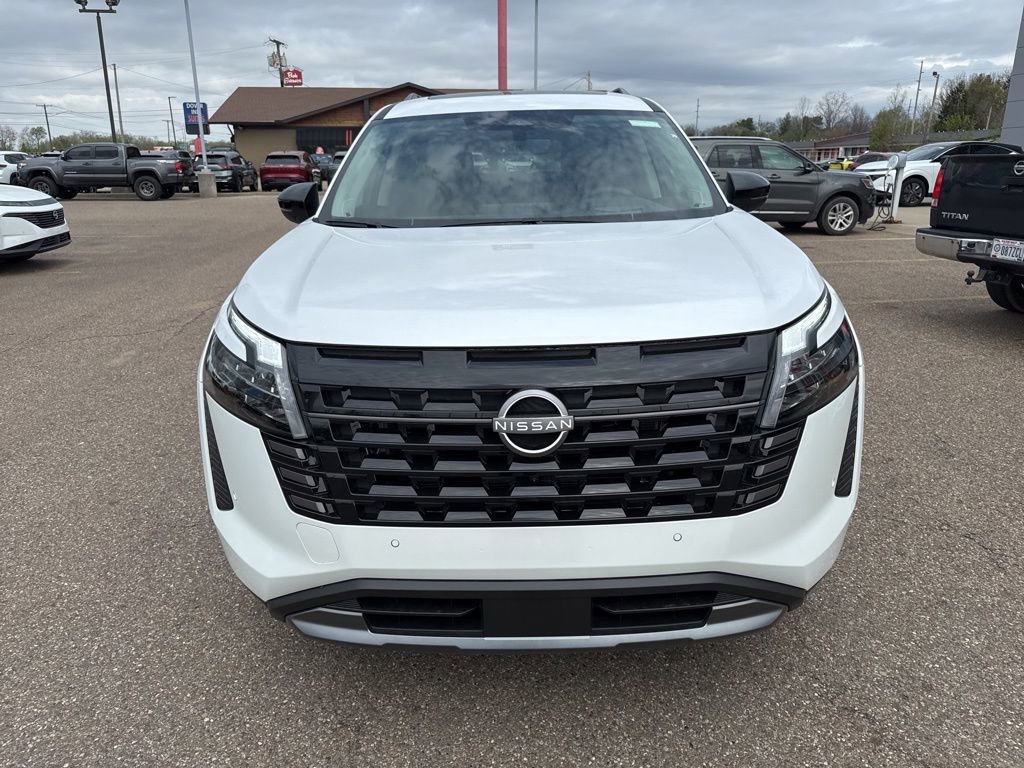 New 2026 Nissan Pathfinder Platinum image 2