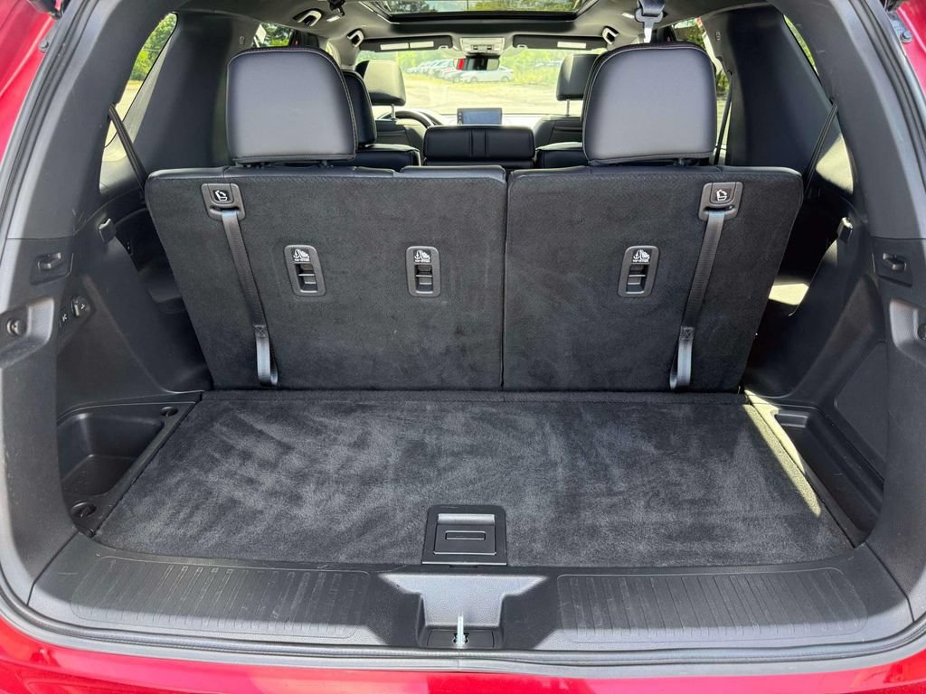 Used 2025 Honda Pilot Black Edition image 13