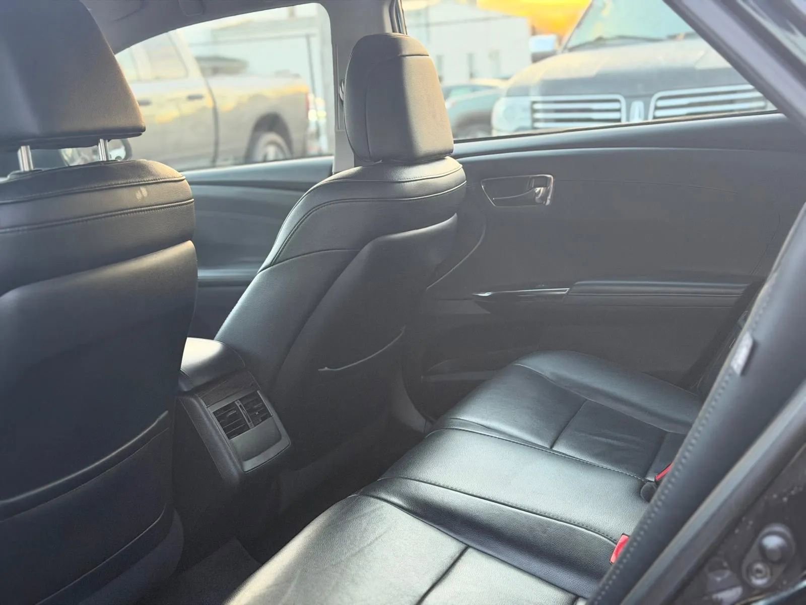 Used 2014 Toyota Avalon XLE image 9