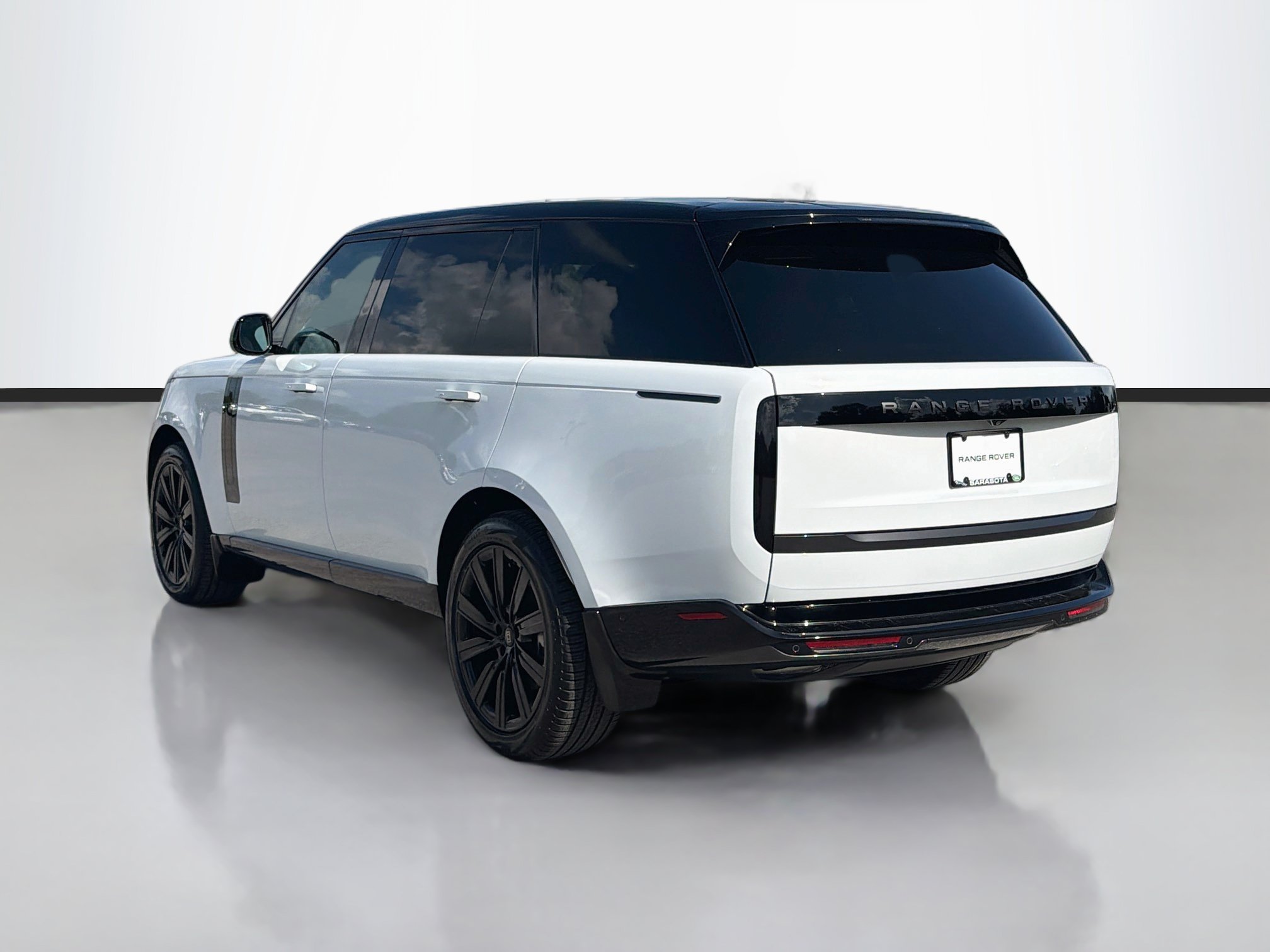 New 2027 Land Rover Range Rover Long Wheelbase SE AWD/4WD image 3