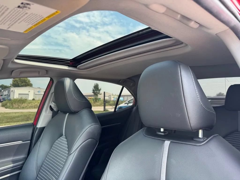 Used 2023 Toyota Camry SE w/ Convenience Package FWD image 11