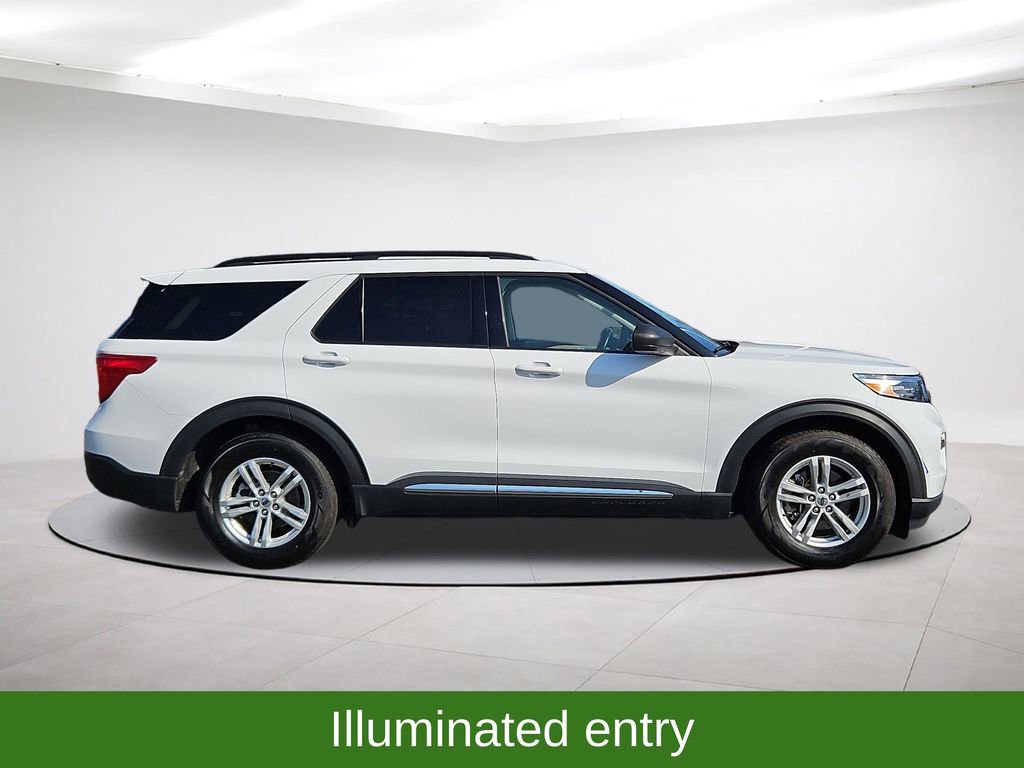 Used 2024 Ford Explorer XLT w/ Equipment Group 202A image 8