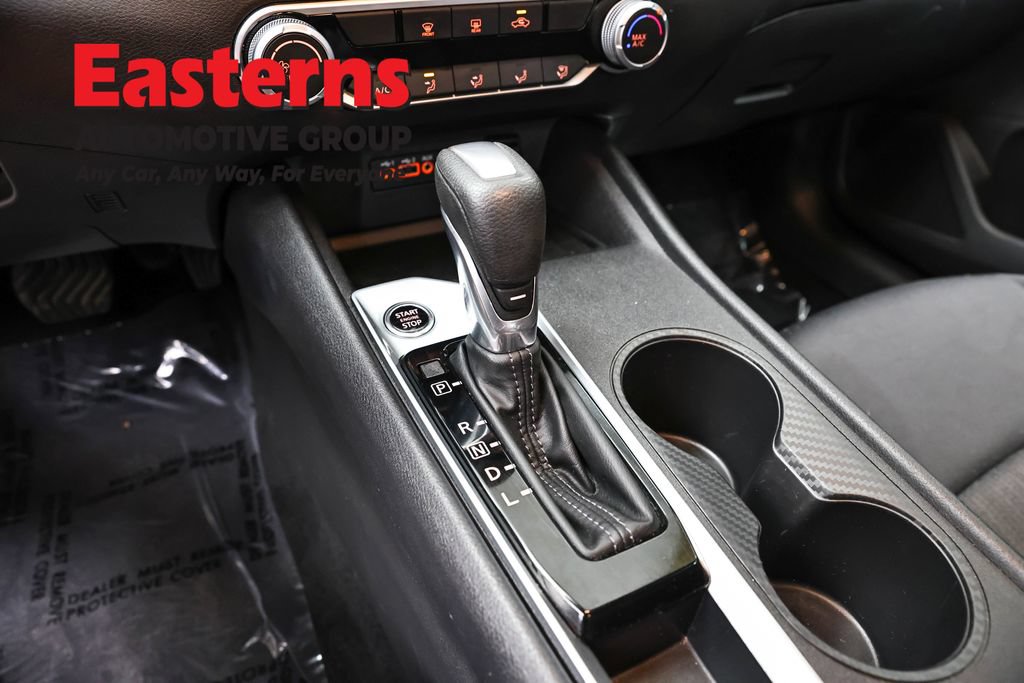Used 2025 Nissan Altima 2.5 SV FWD image 13