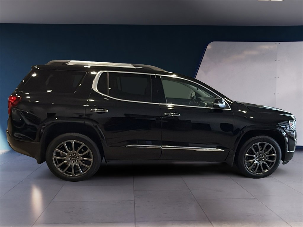 Used 2023 GMC Acadia Denali w/ Black Diamond Edition image 8