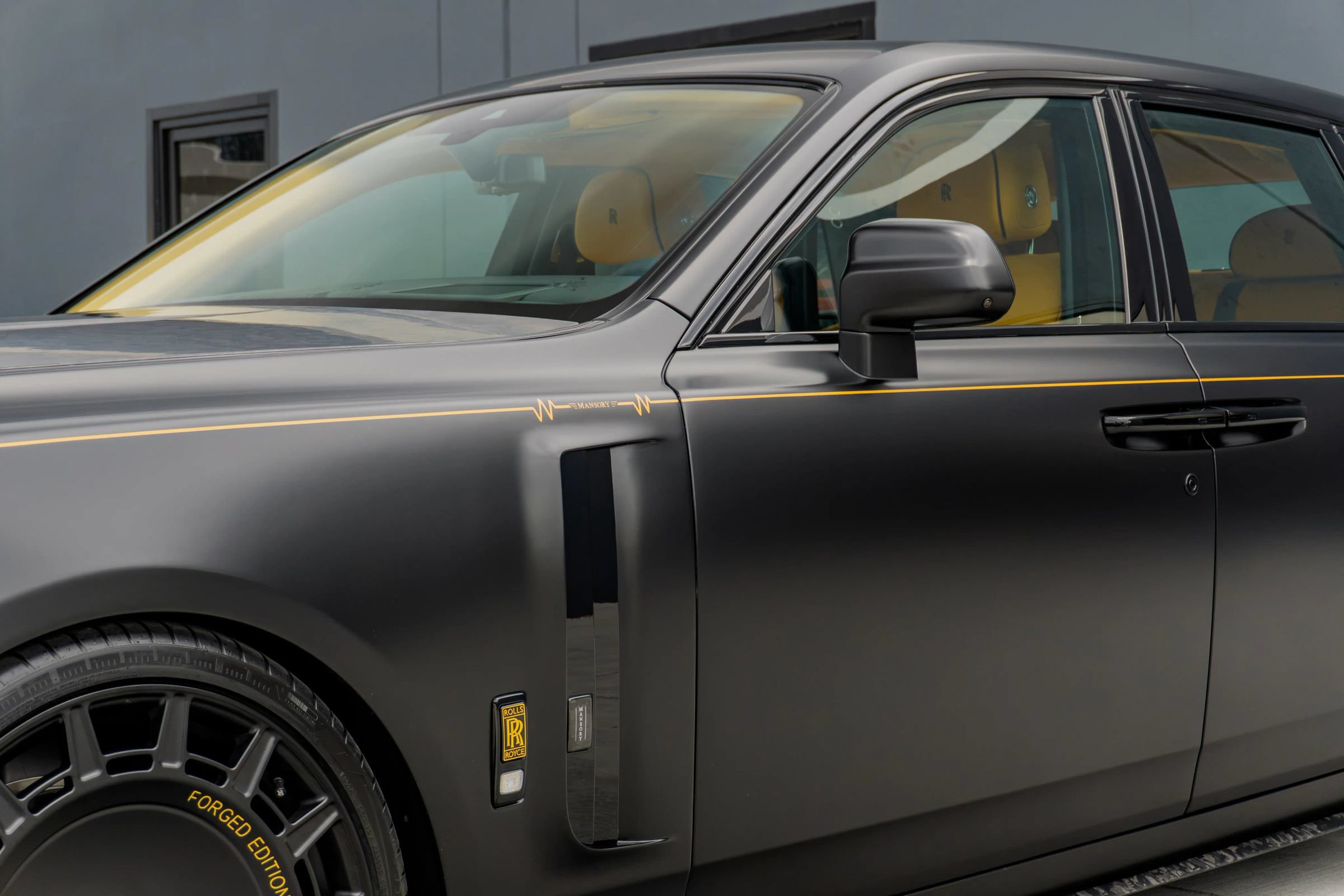 Used 2027 Rolls-Royce Phantom Sedan RWD image 39