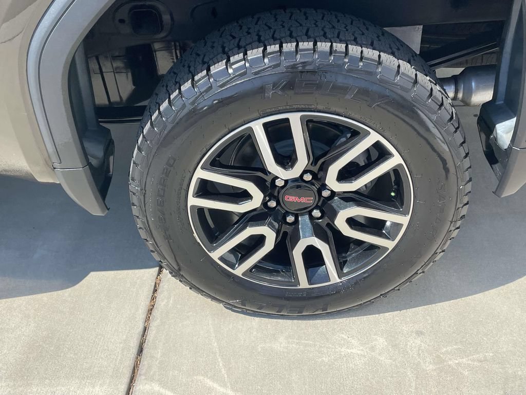 Used 2023 GMC Sierra 1500 AT4 w/ AT4 Premium Package AWD/4WD image 11