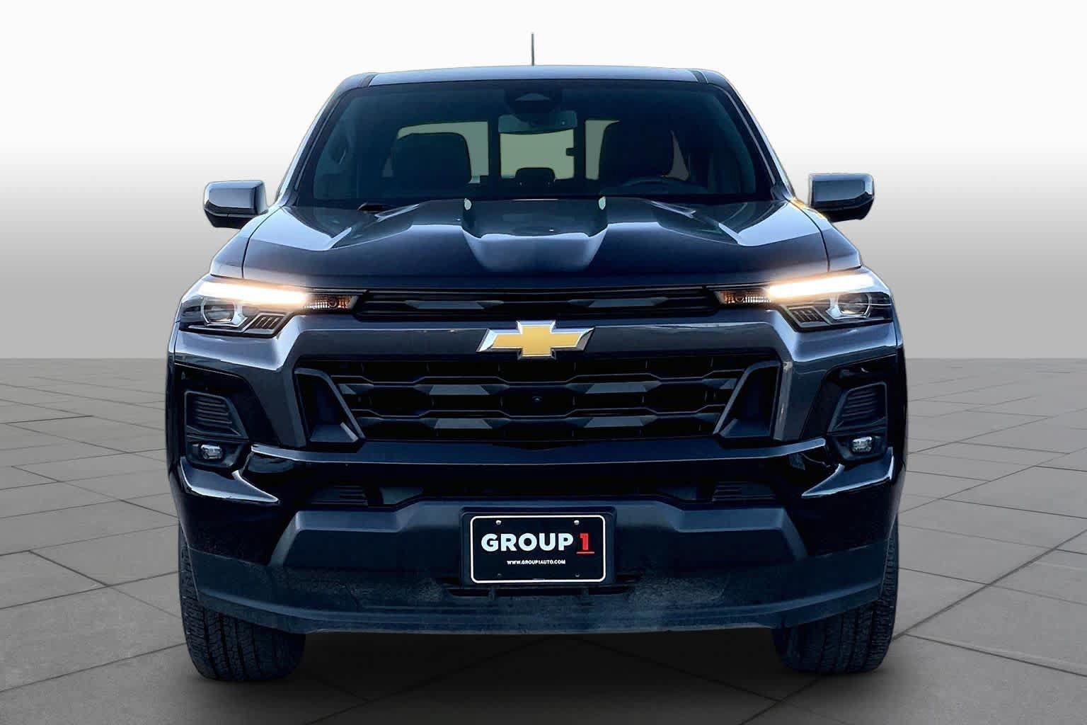 Used 2023 Chevrolet Colorado LT w/ LT Convenience Package III RWD image 3