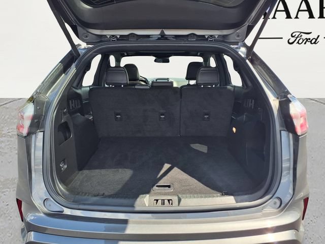 Used 2024 Ford Edge ST-Line w/ Class II Trailer Tow Package AWD/4WD image 10