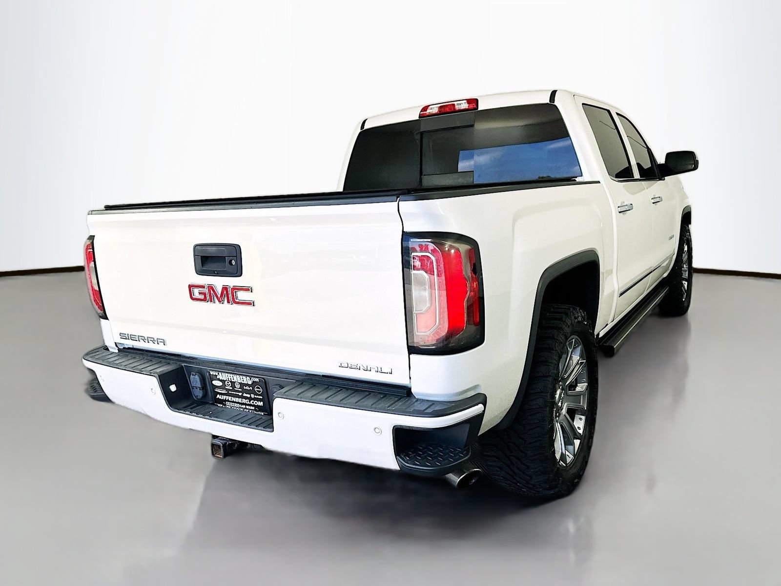 Used 2017 GMC Sierra 1500 Denali w/ Denali Ultimate Package AWD/4WD image 7