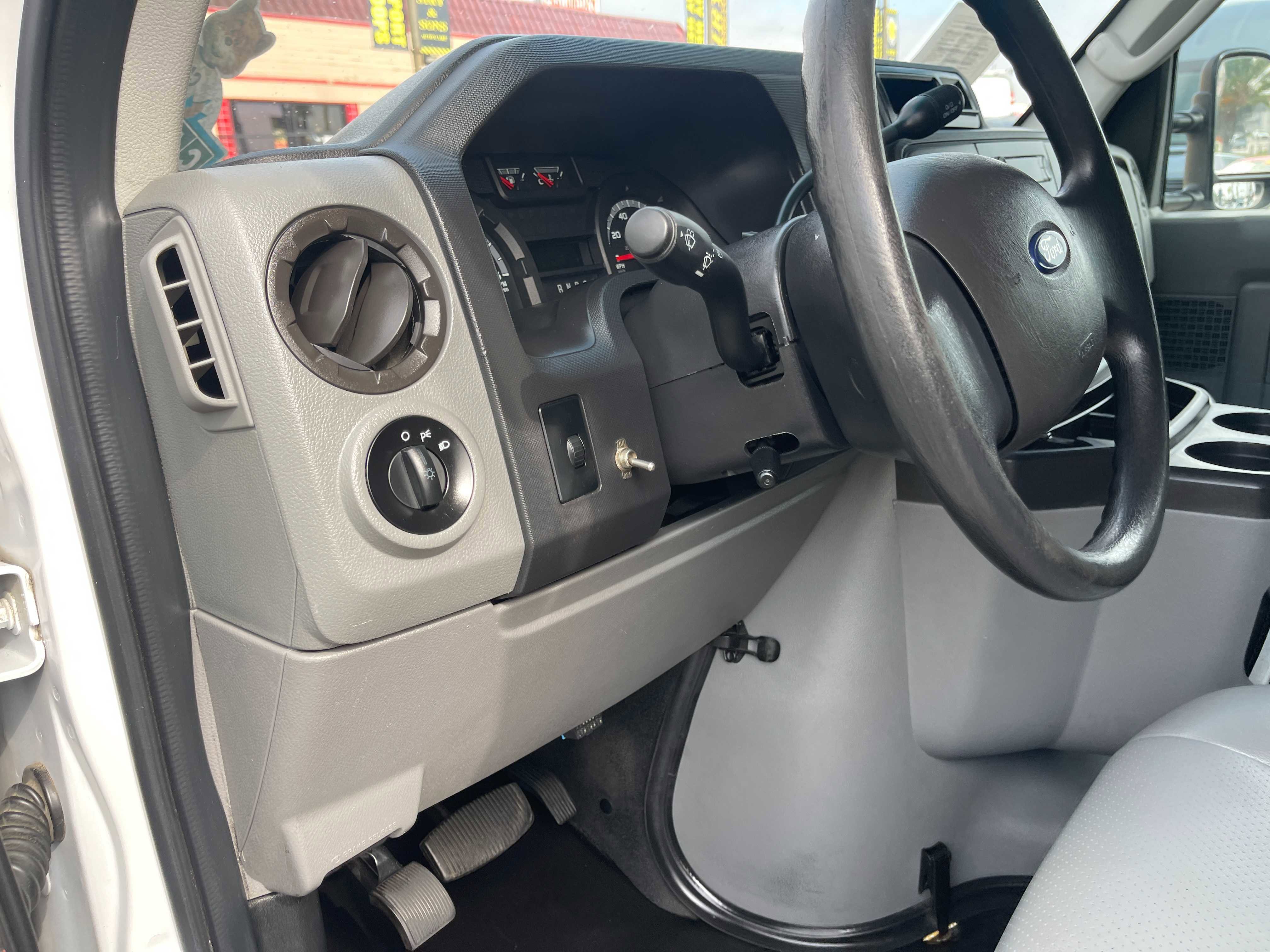 Used 2013 Ford E-150 and Econoline 150 image 18