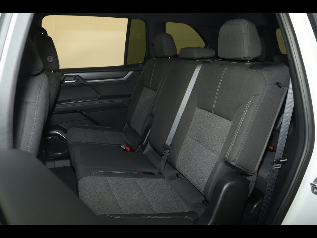 Used 2025 GMC Acadia Elevation image 31