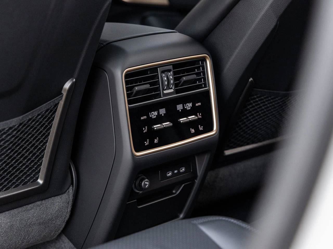 New 2026 Porsche Cayenne Turbo image 94