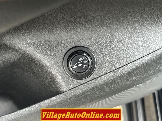 Used 2017 Buick Envision Essence AWD/4WD image 13