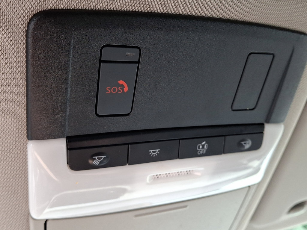 Used 2025 Nissan Rogue SV AWD/4WD image 32