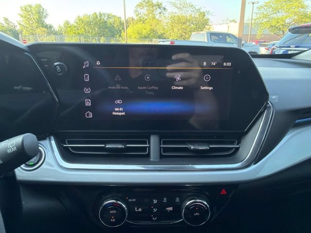 Used 2026 Chevrolet Trax LT FWD image 11