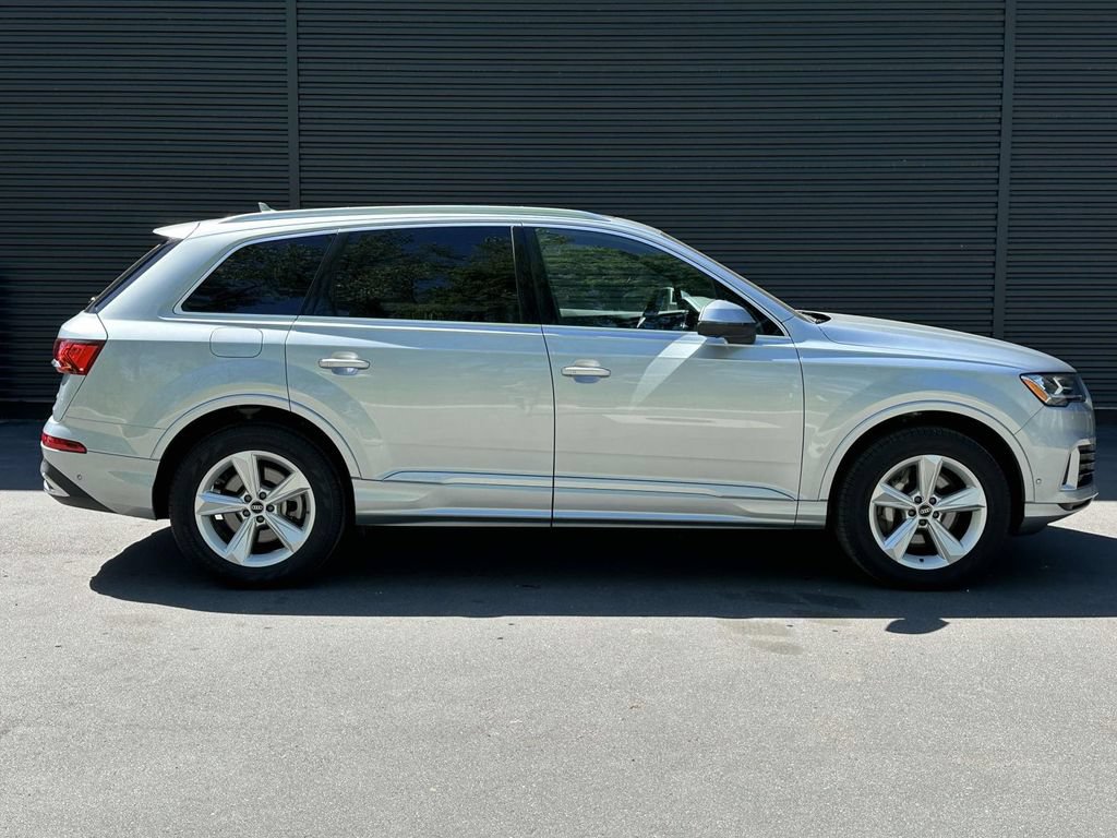 Used 2023 Audi Q7 2.0T Premium w/ Convenience Package AWD/4WD image 6