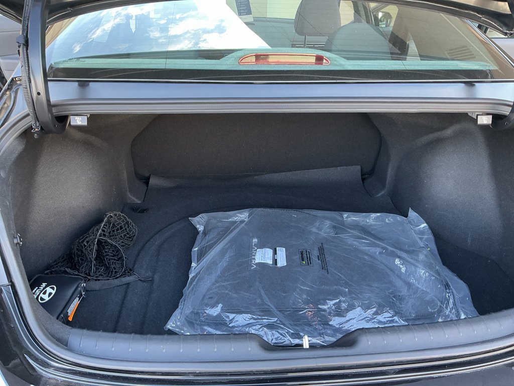 Certified 2025 Hyundai Elantra SE image 14