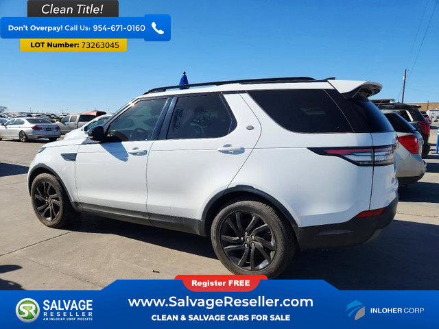 Used 2017 Land Rover Discovery SE image 3