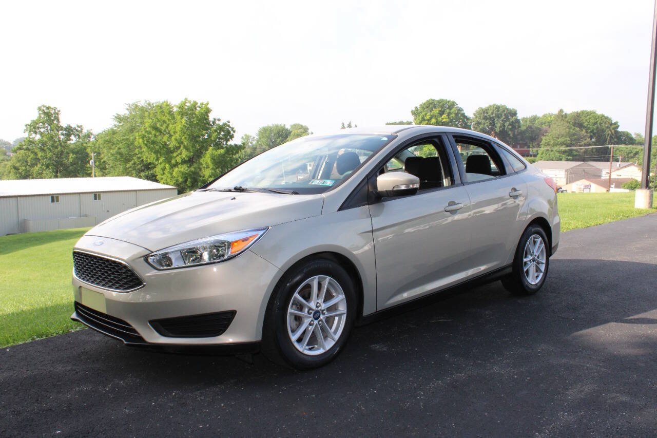 Used 2015 Ford Focus SE FWD image 3