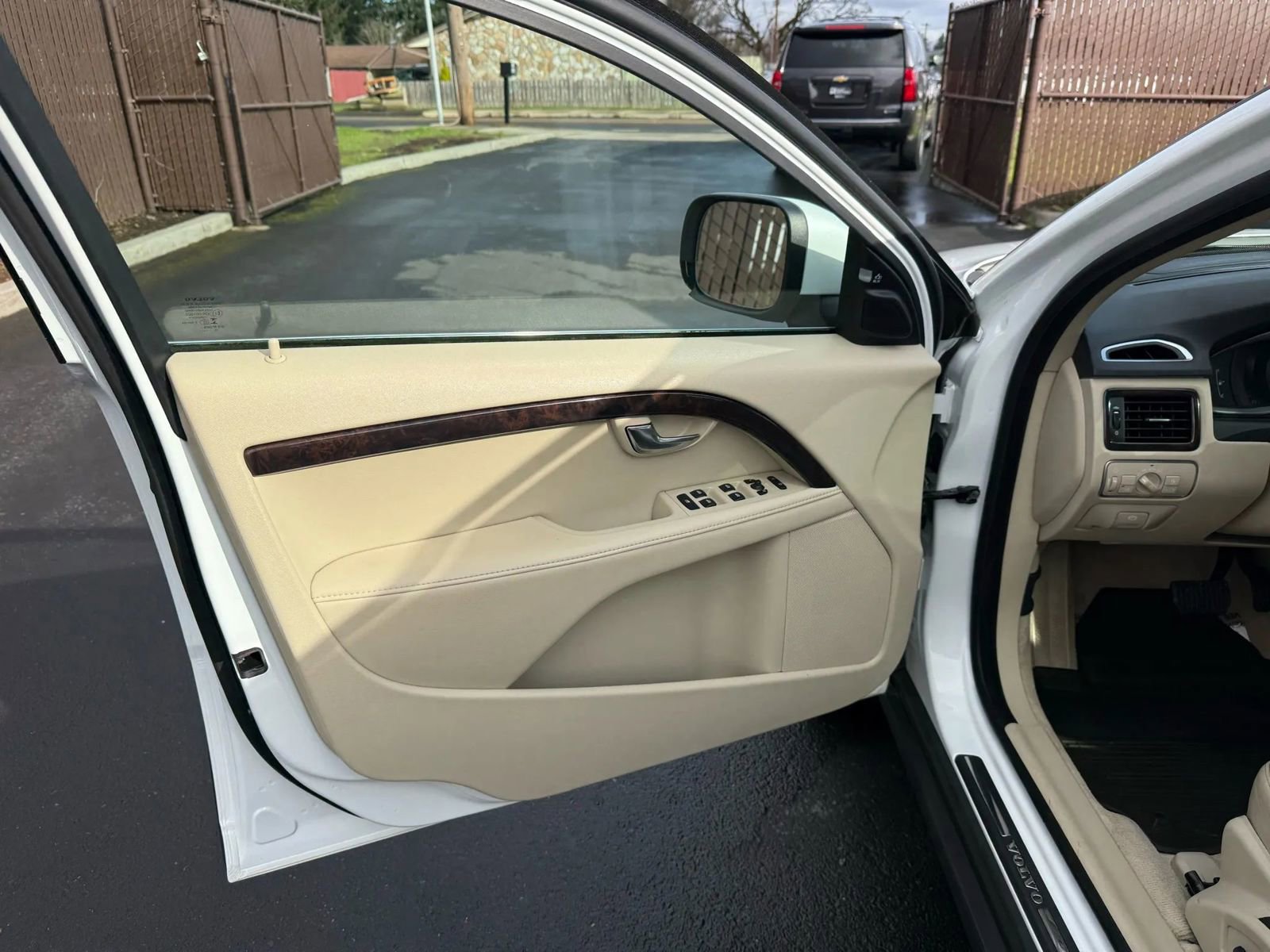 Used 2016 Volvo XC70 T5 Platinum image 9