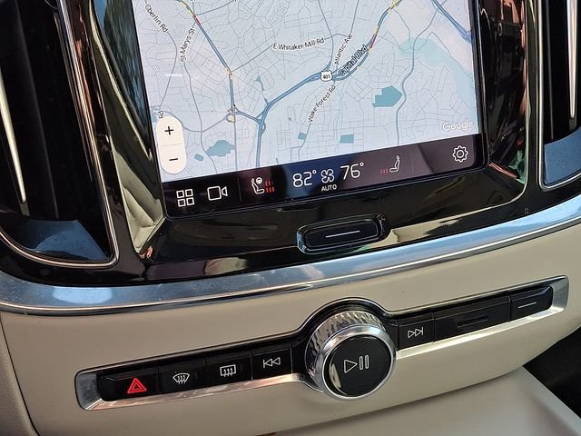 Used 2024 Volvo S60 B5 Core image 22