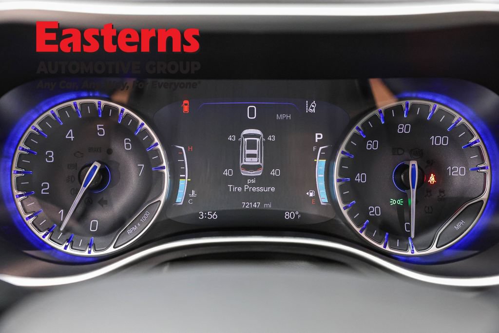 Used 2023 Chrysler Pacifica Touring-L FWD image 18