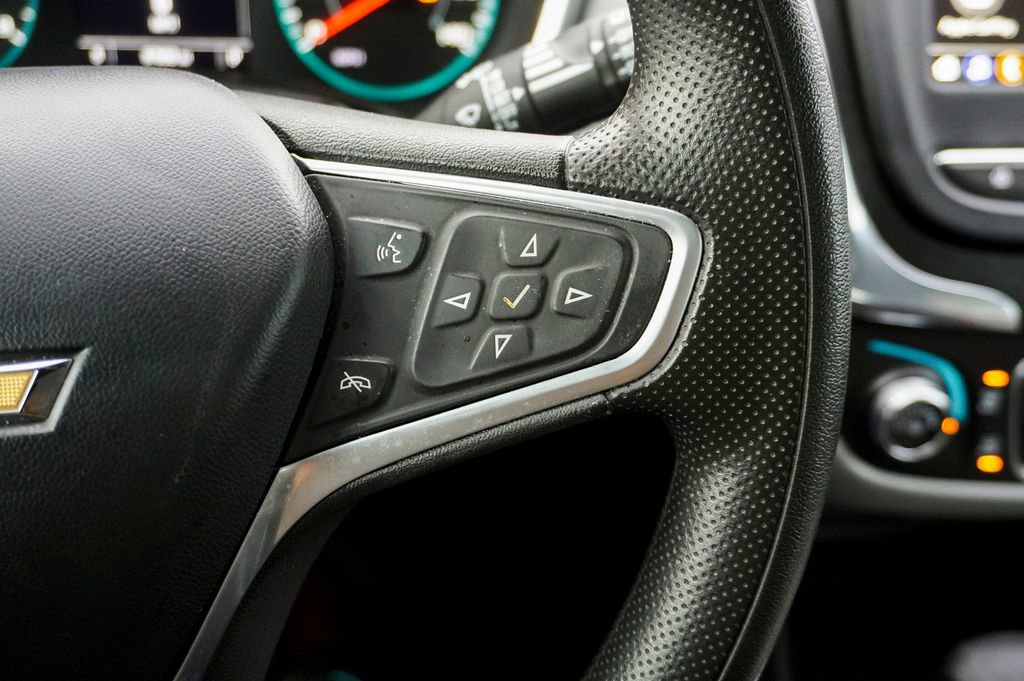 Used 2023 Chevrolet Equinox LS image 19