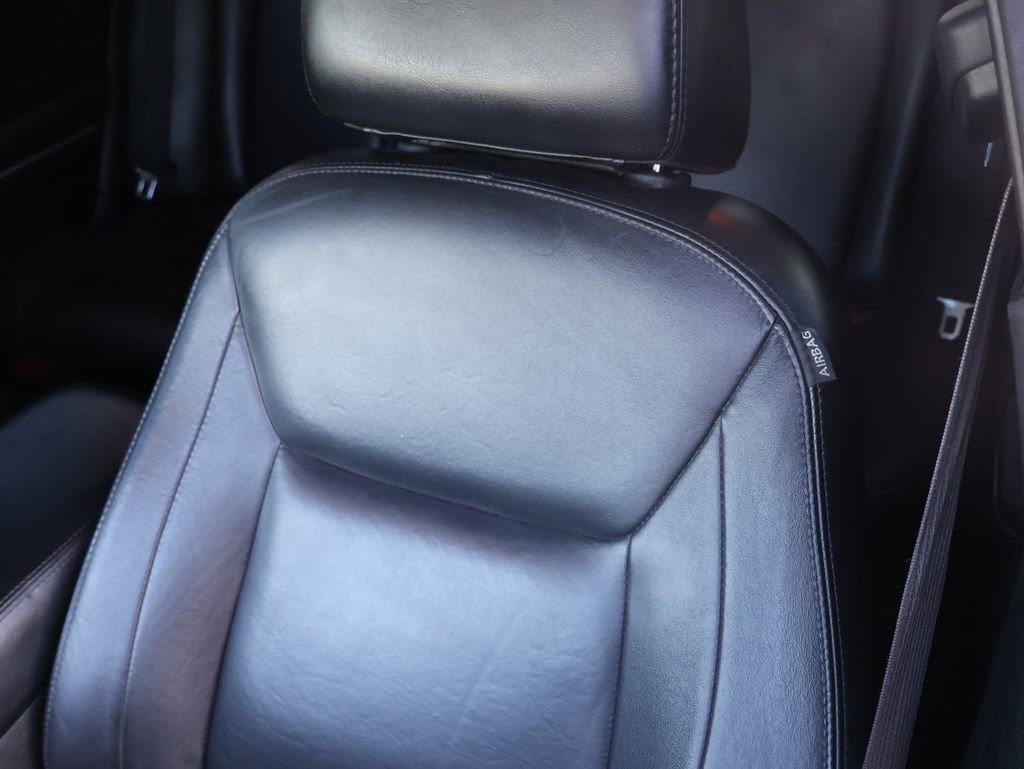 Used 2016 Chrysler 300 Limited image 22