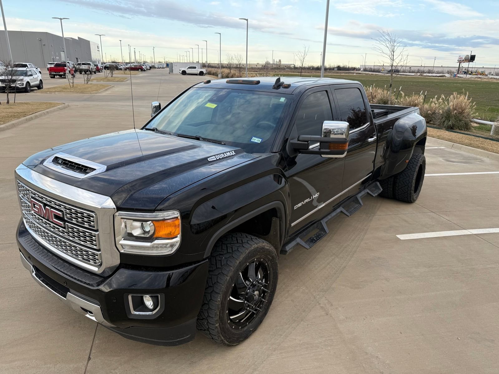 Used 2018 GMC Sierra 3500 Denali w/ Duramax Plus Package image 12