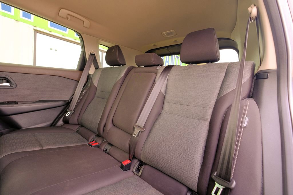 Used 2023 Nissan Rogue SV image 30