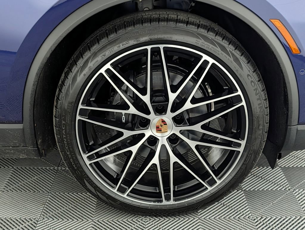 New 2026 Porsche Macan 4 Electric image 14