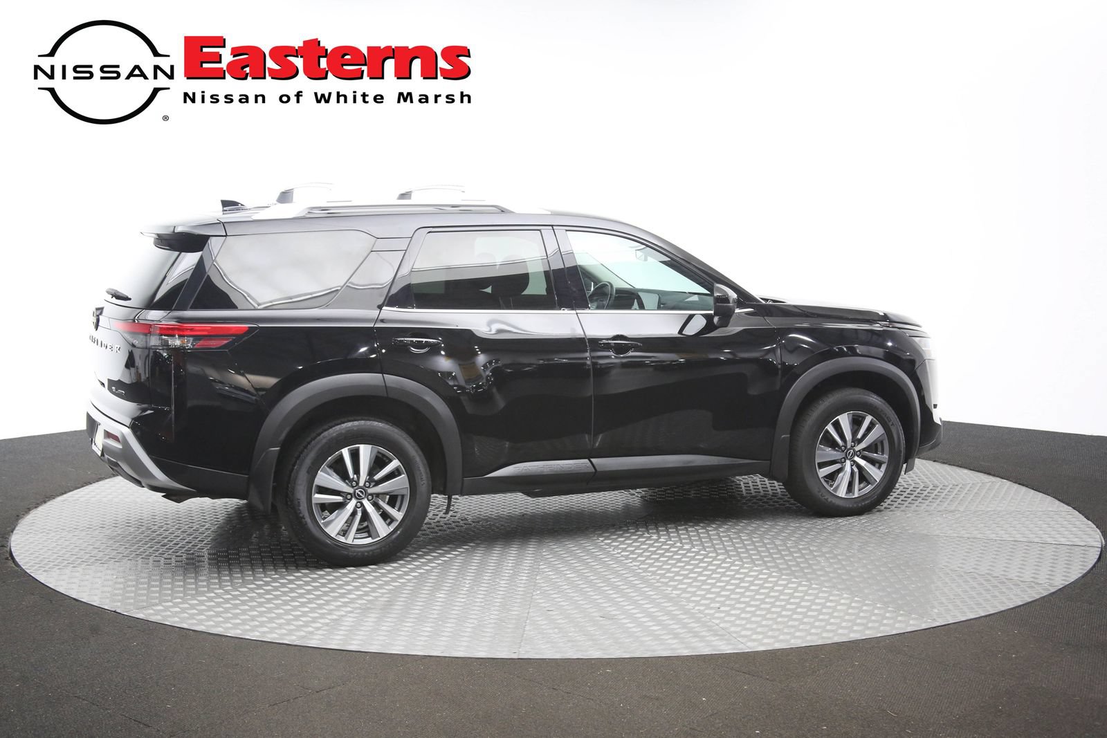 Used 2023 Nissan Pathfinder SL AWD/4WD image 43