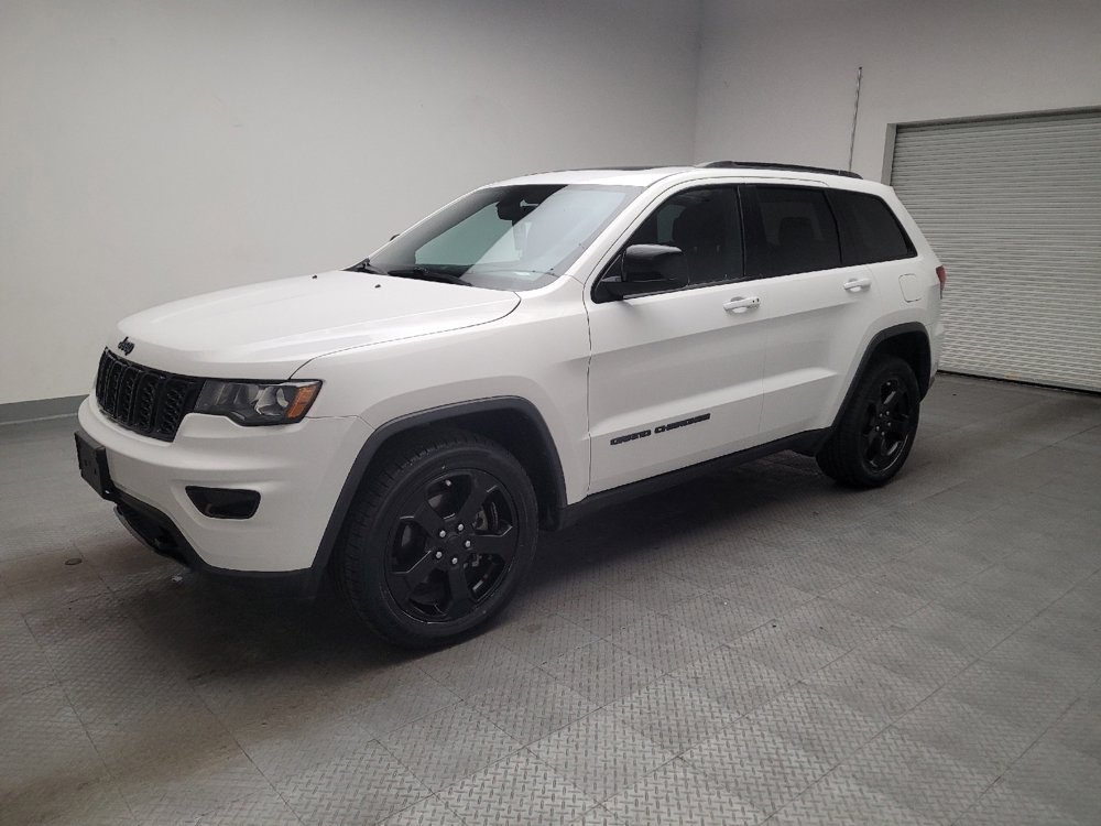 Used 2019 Jeep Grand Cherokee Laredo AWD/4WD image 2