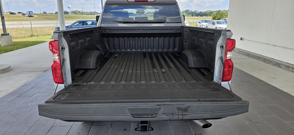 Used 2025 Chevrolet Silverado 2500 Custom w/ Custom Value Package image 18