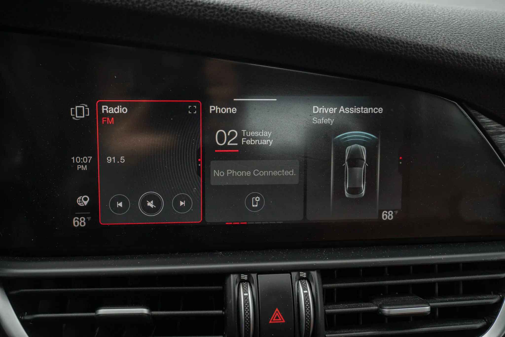 Used 2020 Alfa Romeo Giulia AWD w/ Cold Weather Package image 20