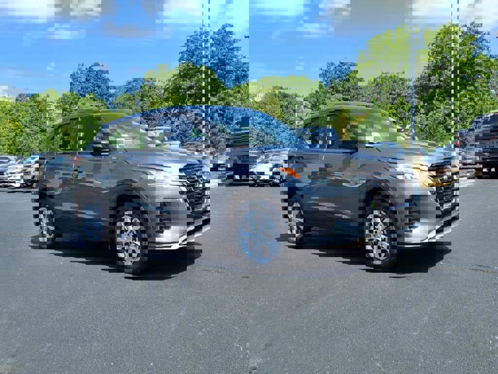 New 2025 Nissan Kicks Play S image 1