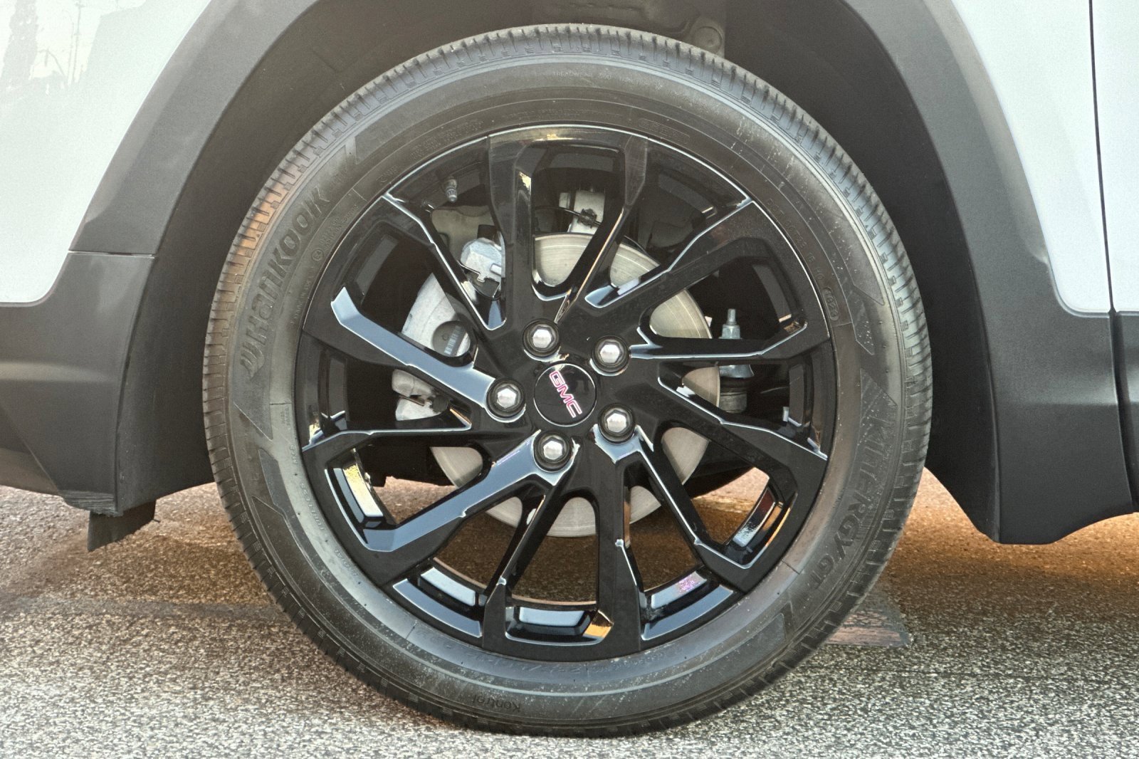 Used 2024 GMC Terrain SLE w/ Elevation Edition image 36