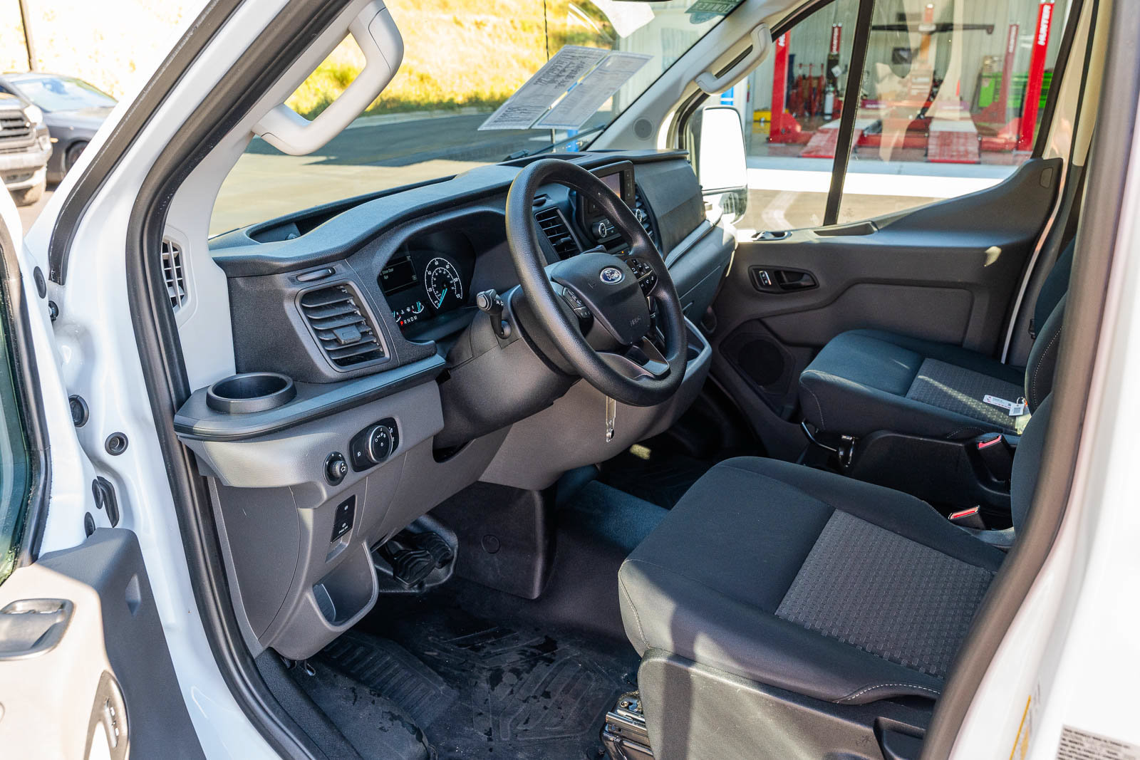 Used 2025 Ford Transit 250 Low Roof w/ Exterior Upgrade Package RWD image 24