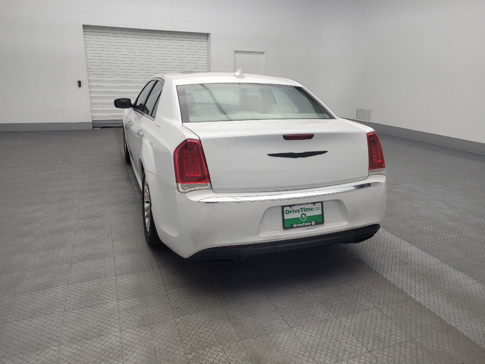 Used 2016 Chrysler 300 C image 6