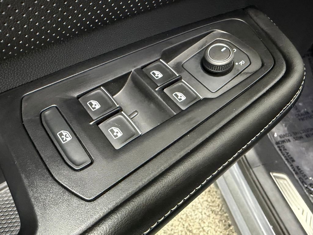 Used 2024 Volkswagen Atlas Cross Sport SEL R-Line AWD/4WD image 13