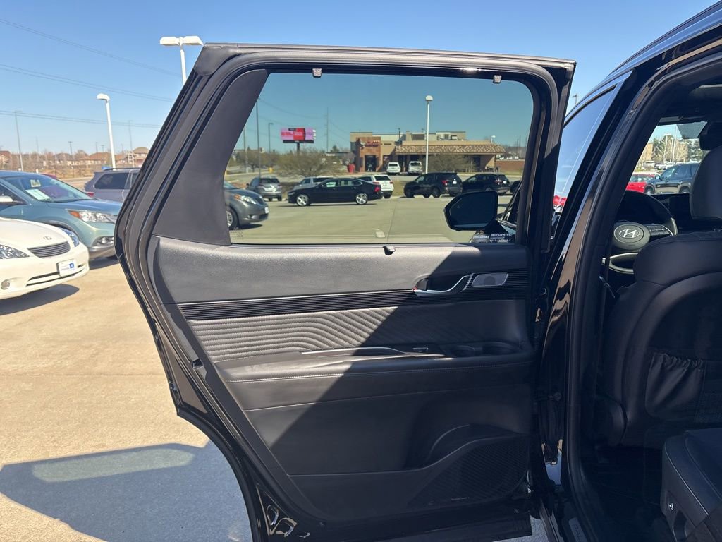 Used 2025 Hyundai Palisade Calligraphy image 37