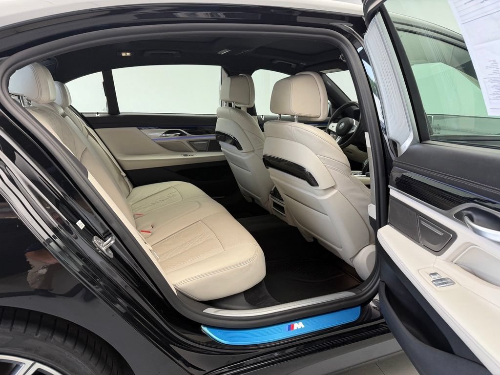 Used 2022 BMW 750Li xDrive AWD/4WD image 10